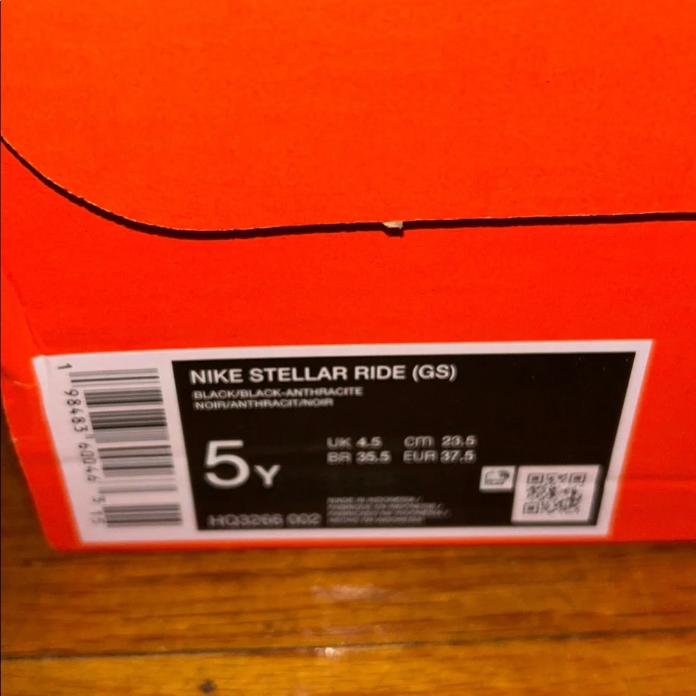 10 Nike Shoe Box Set - Red, White, Tan, Gray